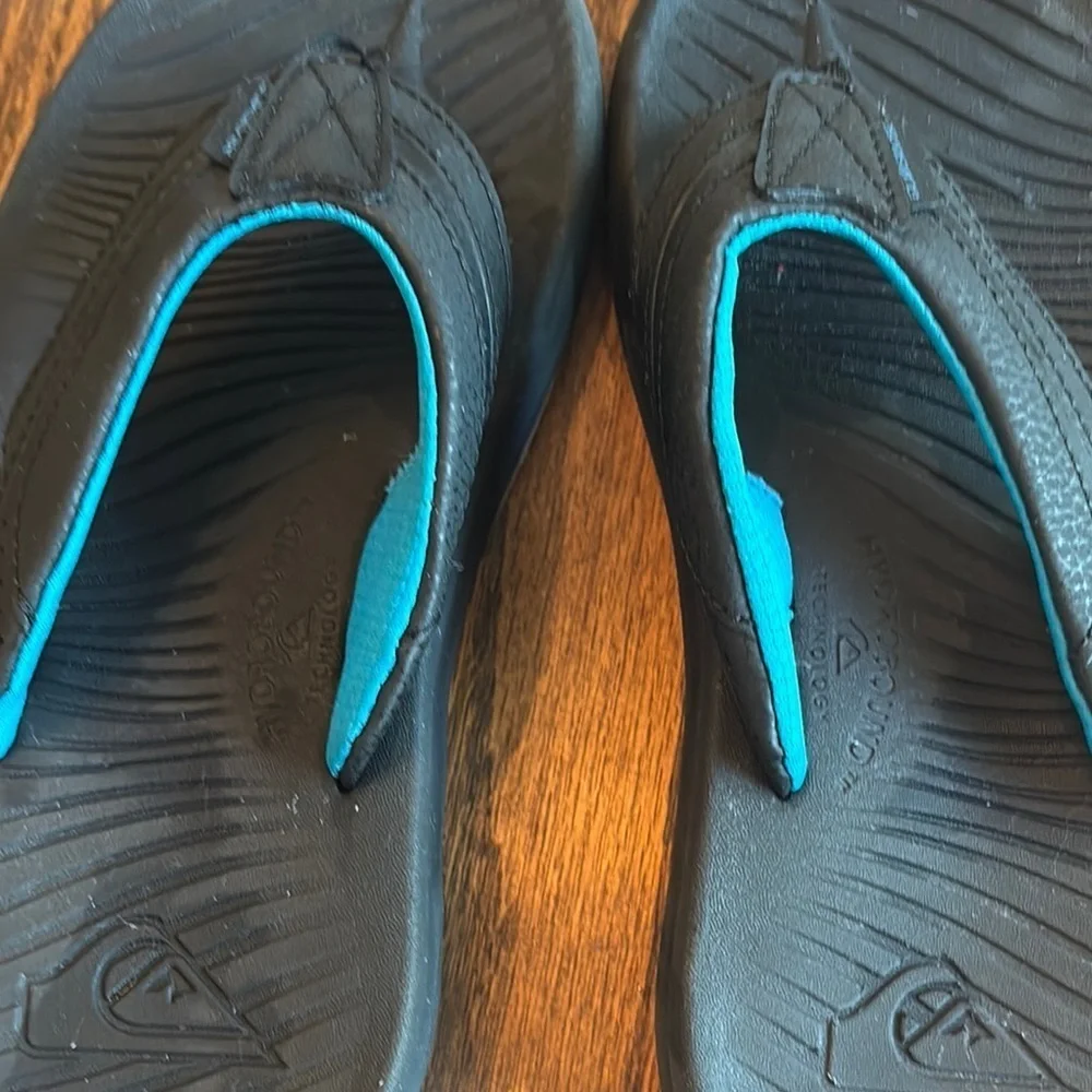 Quiksilver Black and Blue Sandals with Wave Grip